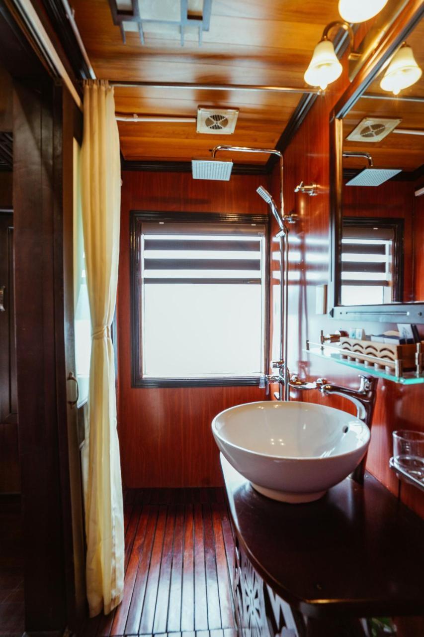 Renea Cruises Hạ Long Hotel Ngoại thất bức ảnh