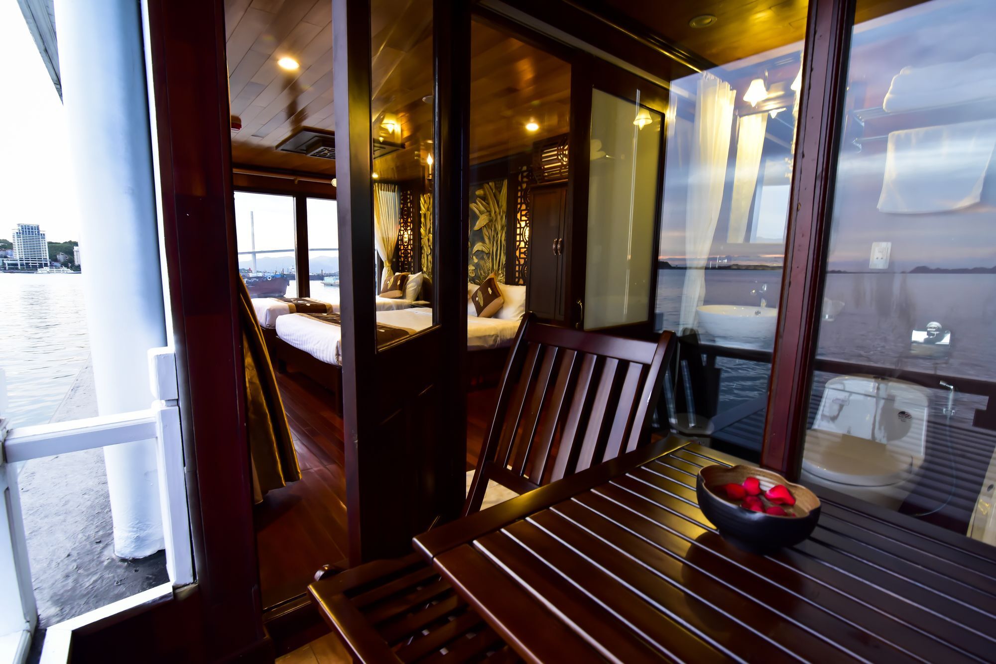 Renea Cruises Hạ Long Hotel Ngoại thất bức ảnh